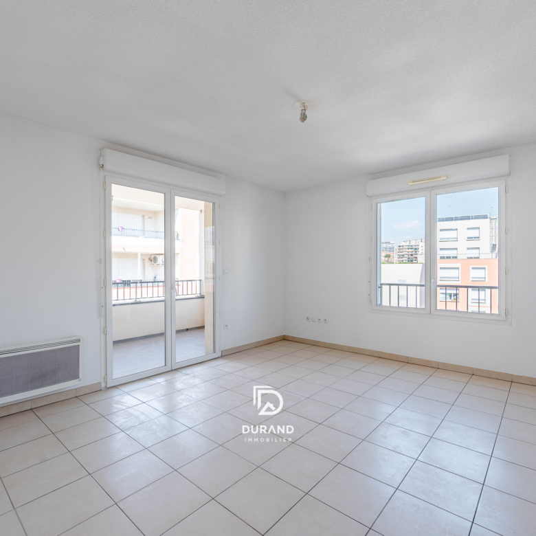 APPARTEMENT - 2 PIECES - TERRASSE - 13003 MARSEILLE