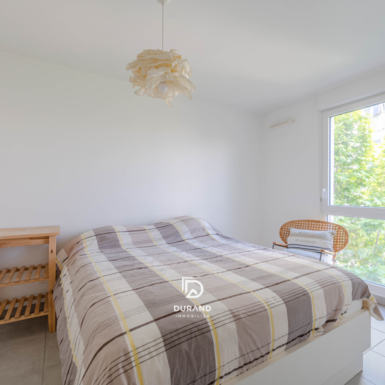 Appartement T2- terrasse -  Euroméditerannée -Marseille 13002