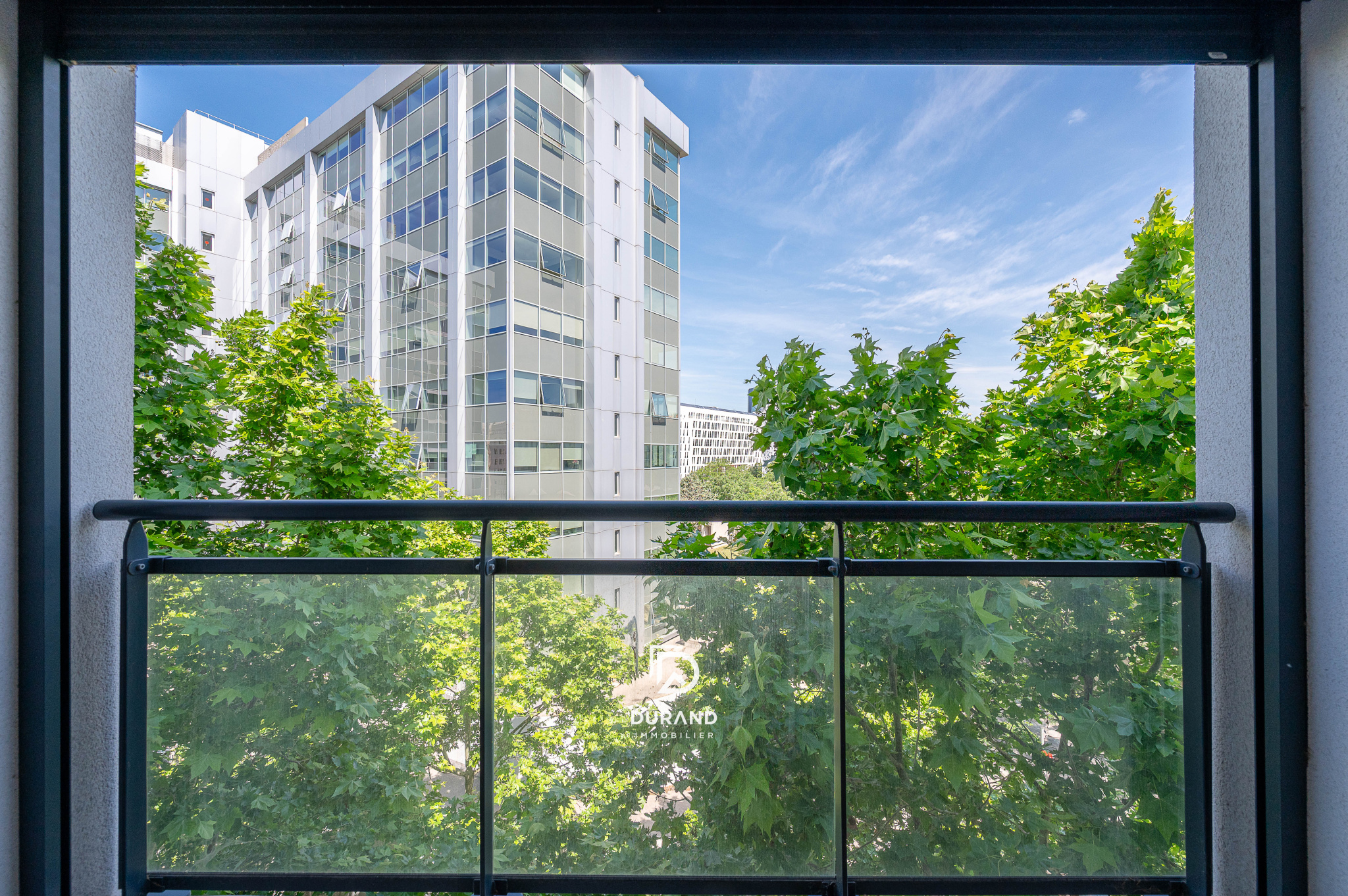 Appartement T2- terrasse -  Euroméditerannée -Marseille 13002
