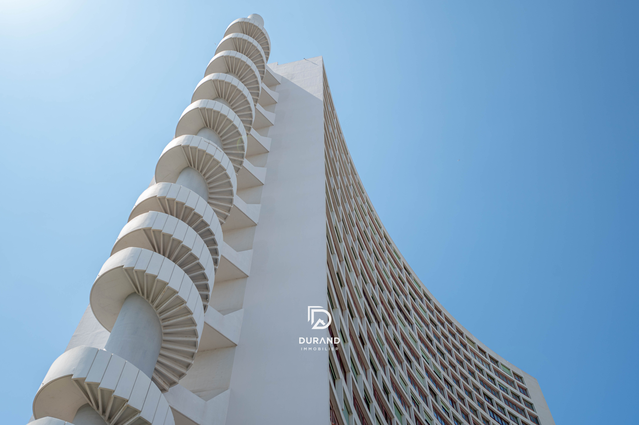 APPARTEMENT - DUPLEX - LE BRASILIA - 13008 MARSEILLE