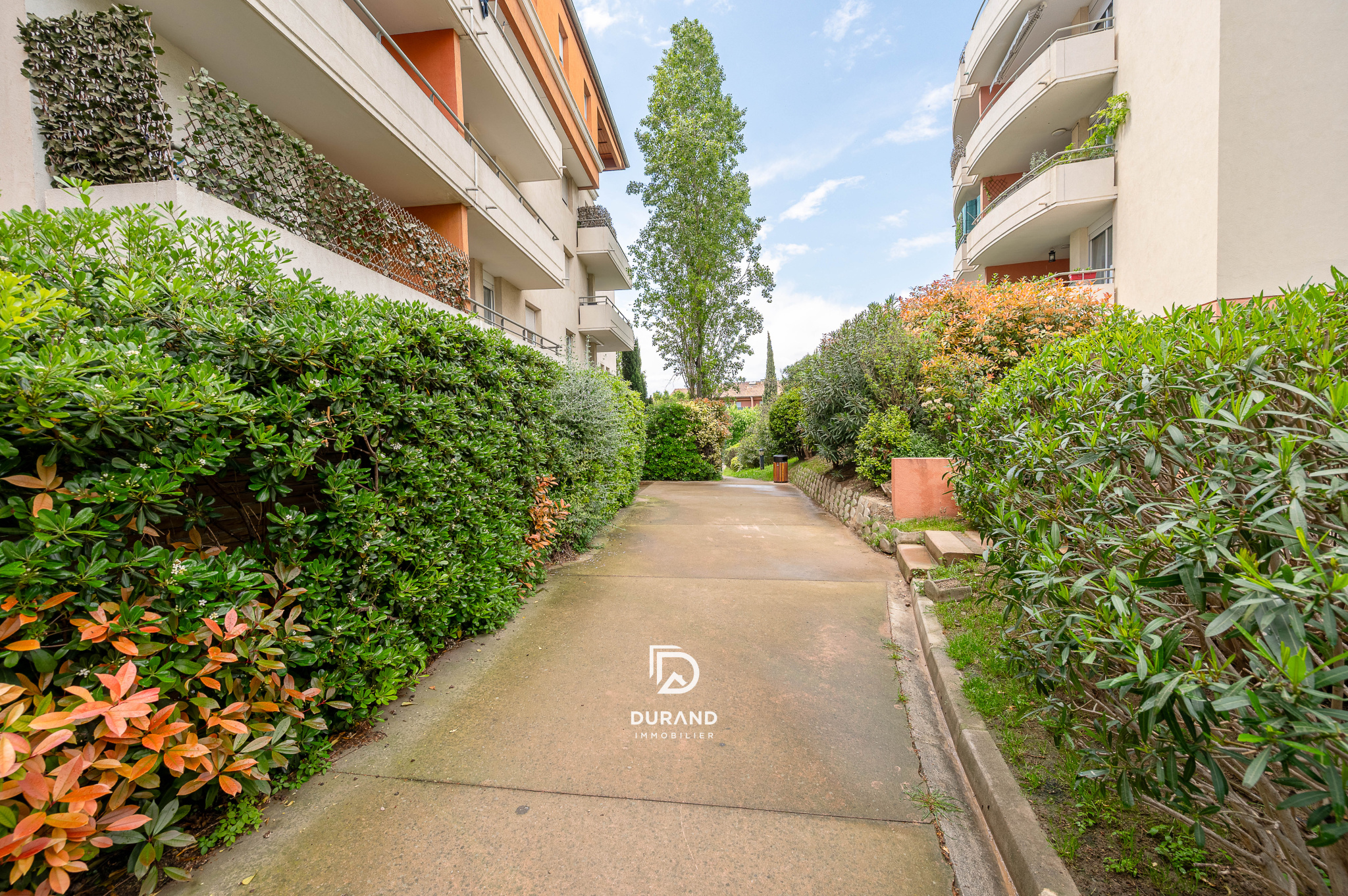 APPARTEMENT - 2 PIECES - RESIDENCE AVEC PISCINE - 13014 MARSEILLE