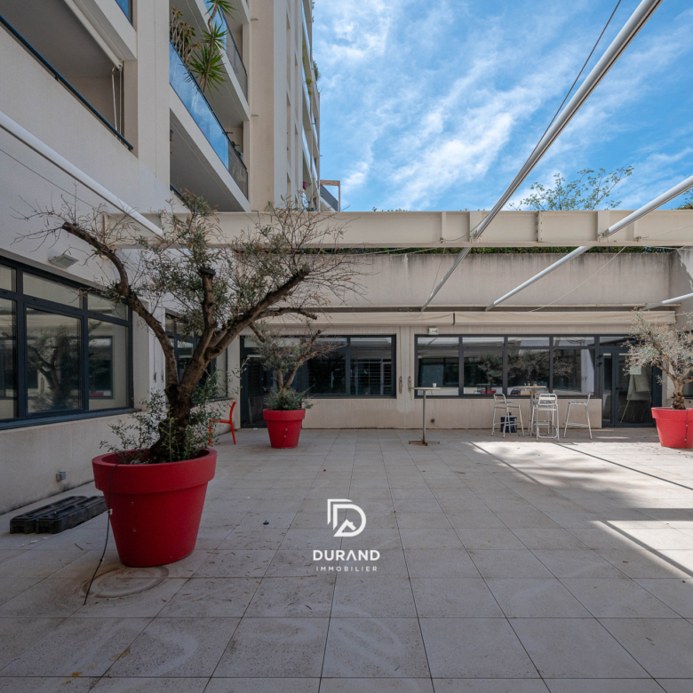 Appartement T2- terrasse -  Euroméditerannée -Marseille 13002