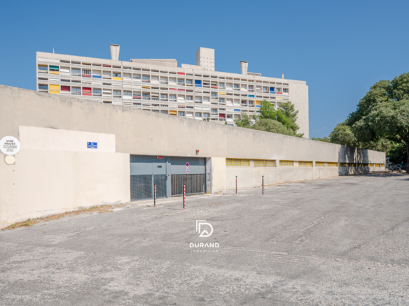 BOX GARAGE - LE CORBUSIER - 13008 MARSEILLE