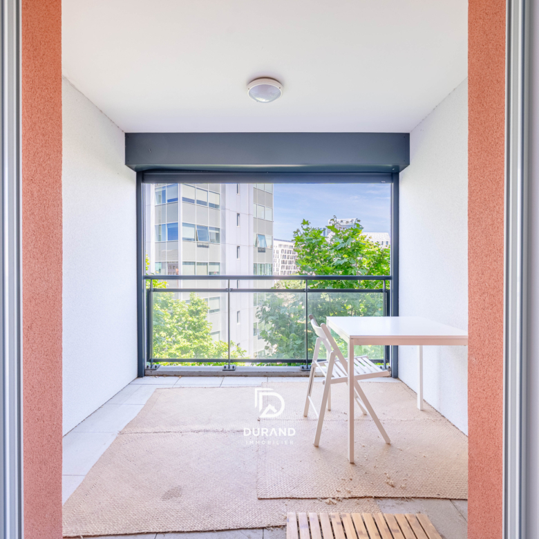 Appartement T2- terrasse -  Euroméditerannée -Marseille 13002