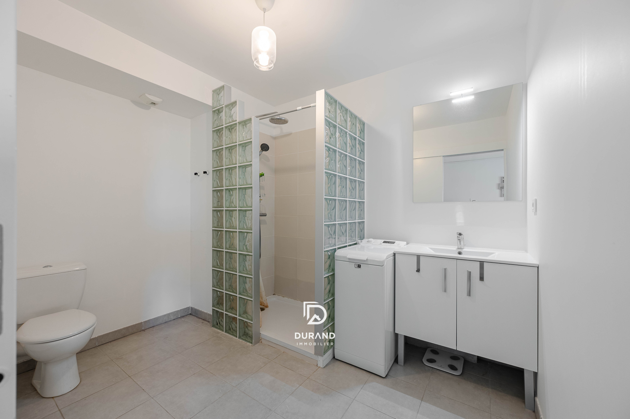 Appartement T2- terrasse -  Euroméditerannée -Marseille 13002