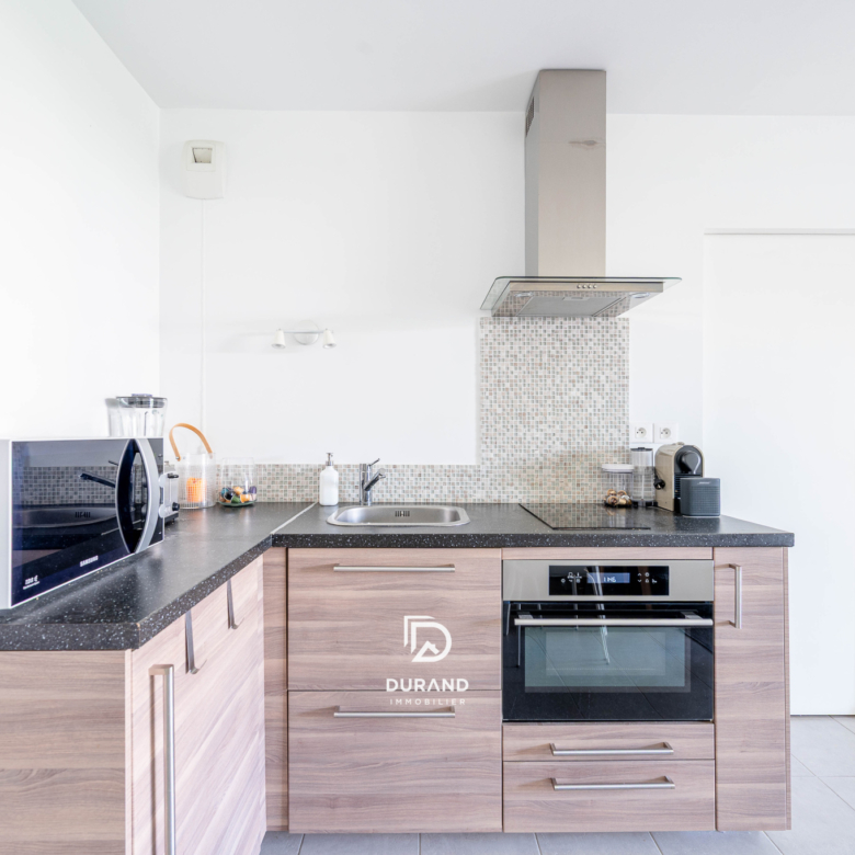 Appartement T2- terrasse -  Euroméditerannée -Marseille 13002