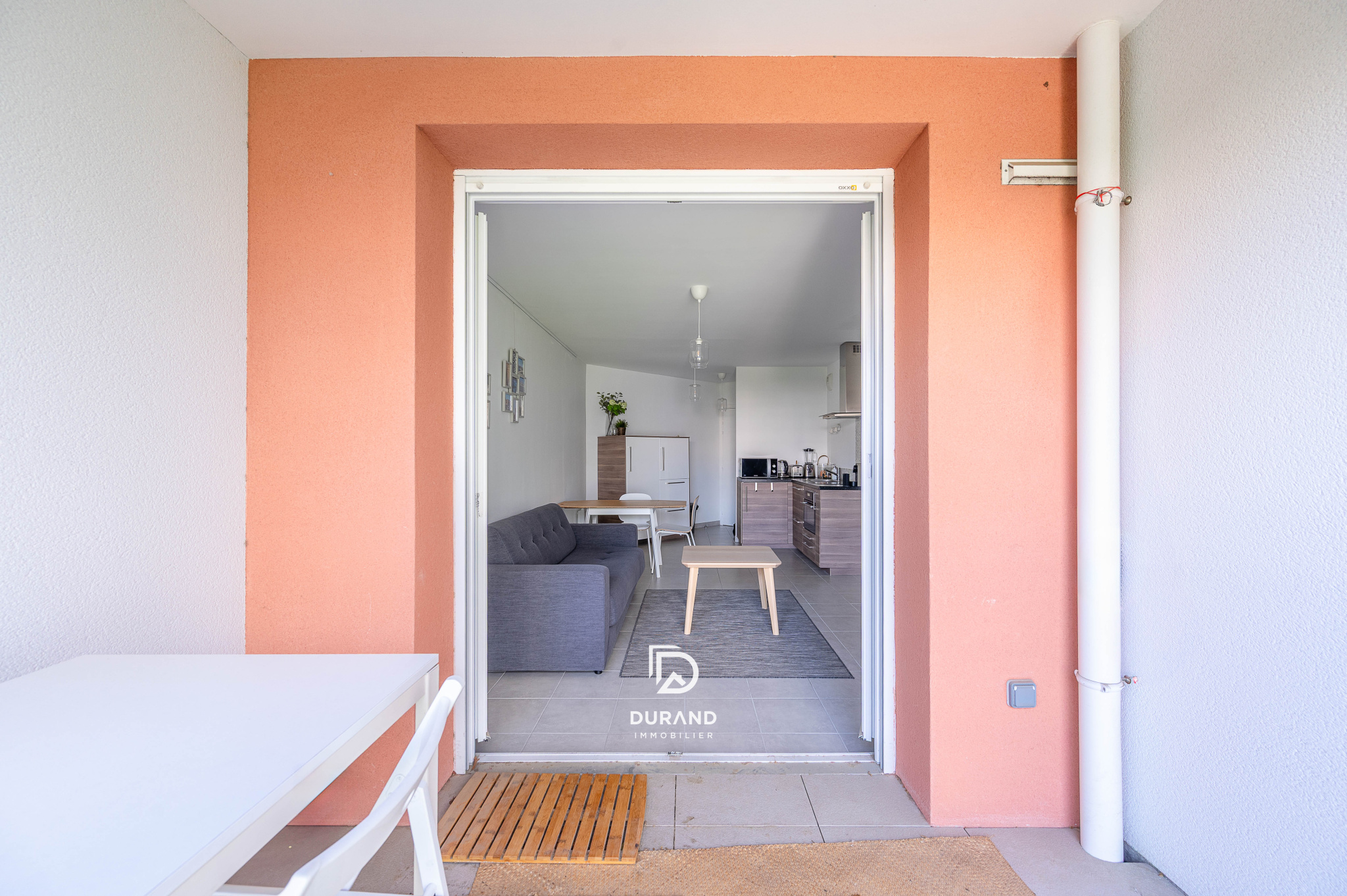 Appartement T2- terrasse -  Euroméditerannée -Marseille 13002