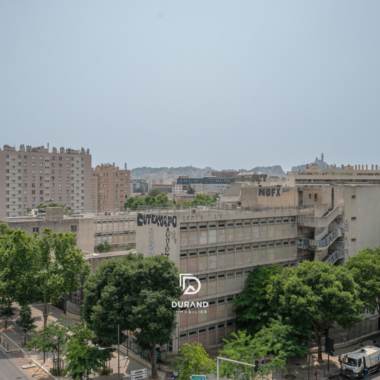 APPARTEMENT - 3 PIECES - BALCON - 13005 MARSEILLE
