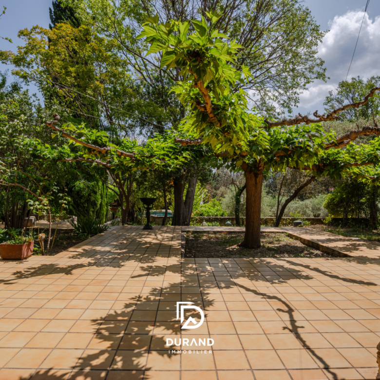MAISON - OLIVERAIE - PROVENCE - 83640 SAINT ZACHARIE