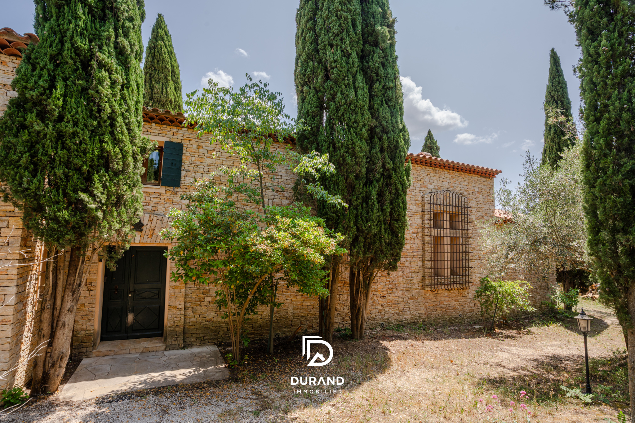 MAISON - OLIVERAIE - PROVENCE - 83640 SAINT ZACHARIE