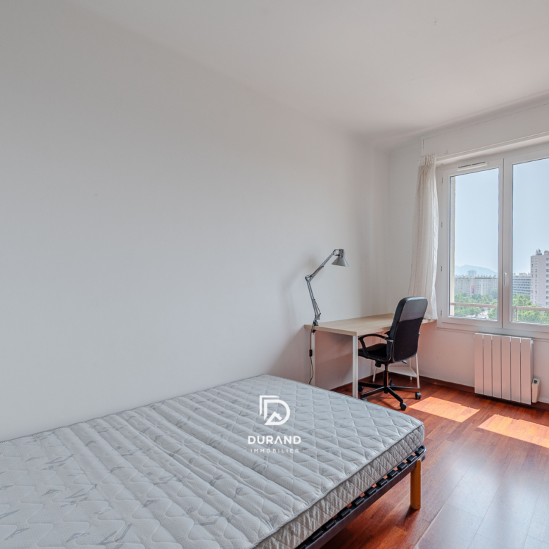 APPARTEMENT - 3 PIECES - BALCON - 13005 MARSEILLE