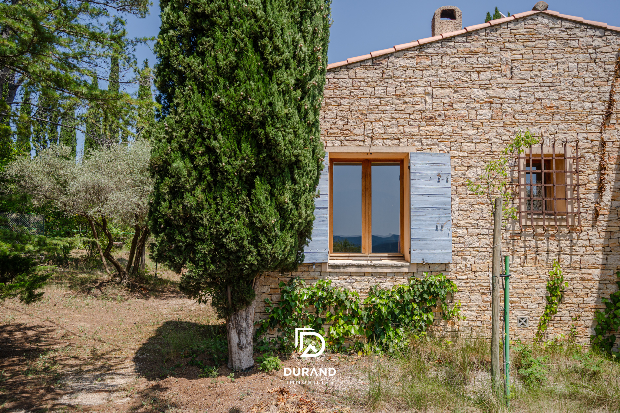 MAISON - OLIVERAIE - PROVENCE - 83640 SAINT ZACHARIE