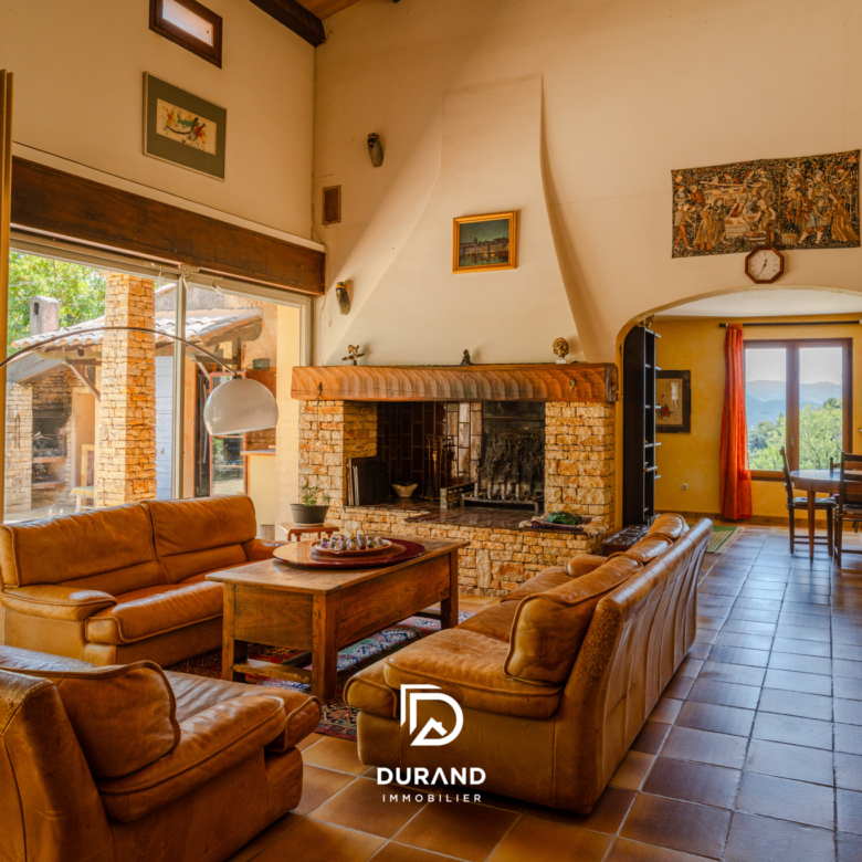 MAISON - OLIVERAIE - PROVENCE - 83640 SAINT ZACHARIE
