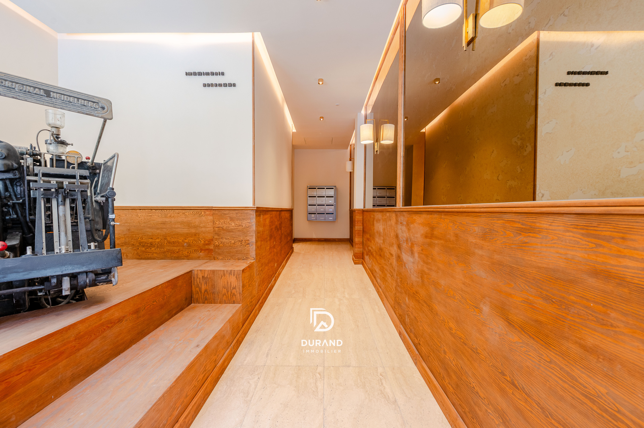 APPARTEMENT - INDUSTRIEL - SAINT VICTOR - 13007 MARSEILLE