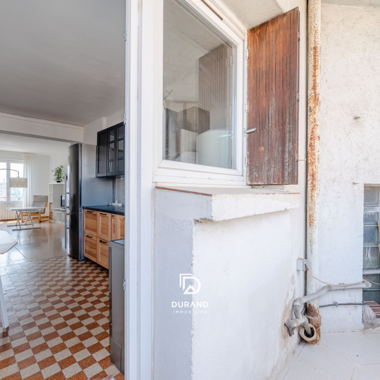 APPARTEMENT - 3 PIECES - BALCON - 13005 MARSEILLE