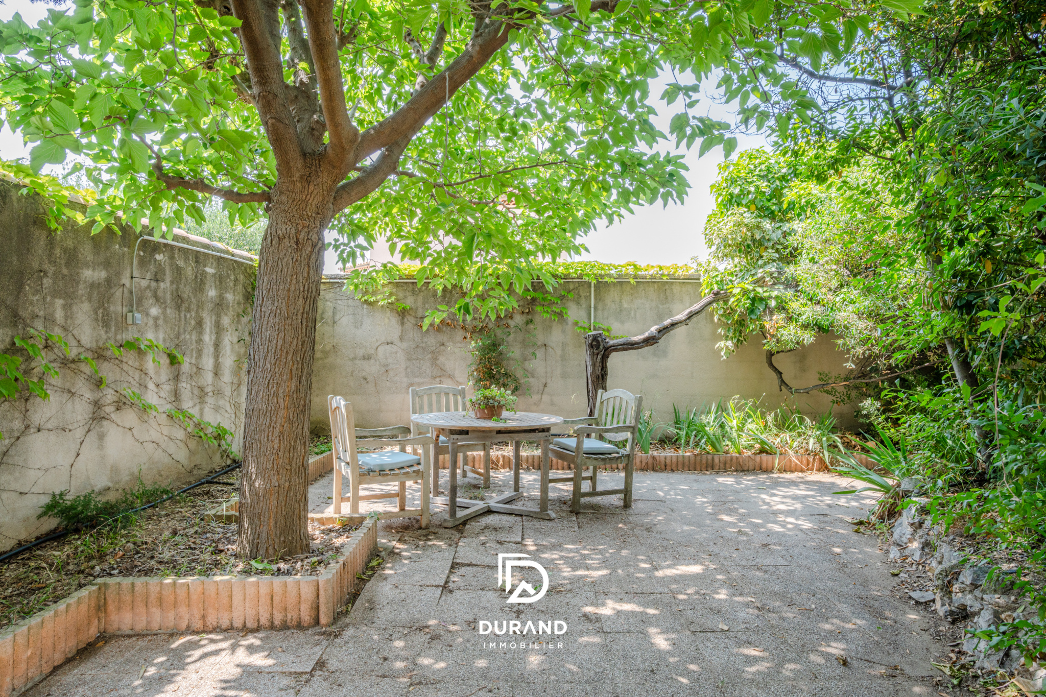 MAISON - JARDIN - BORD DE MER -  MONTREDON - 13008 MARSEILLE