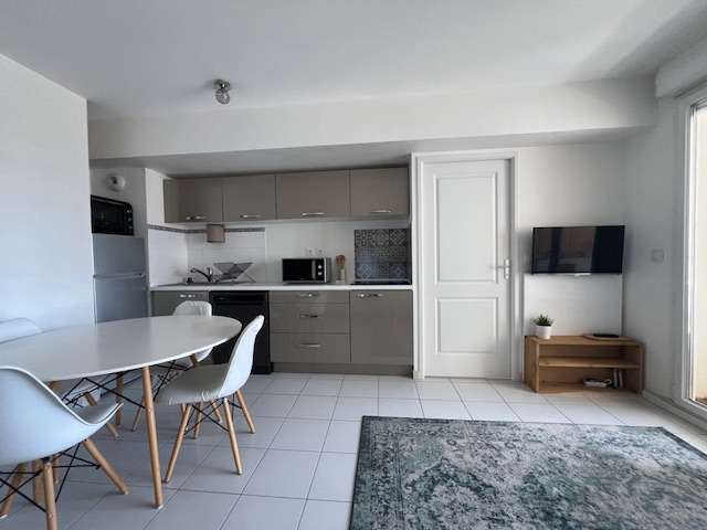 T2 MEUBLE AVEC TERRASSE
