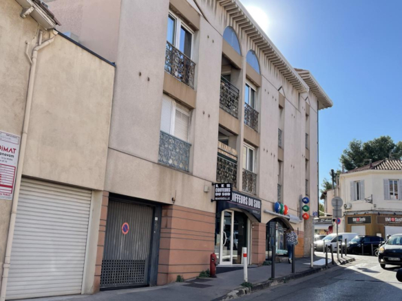 Box double en enfilade Sainte Anne 13008