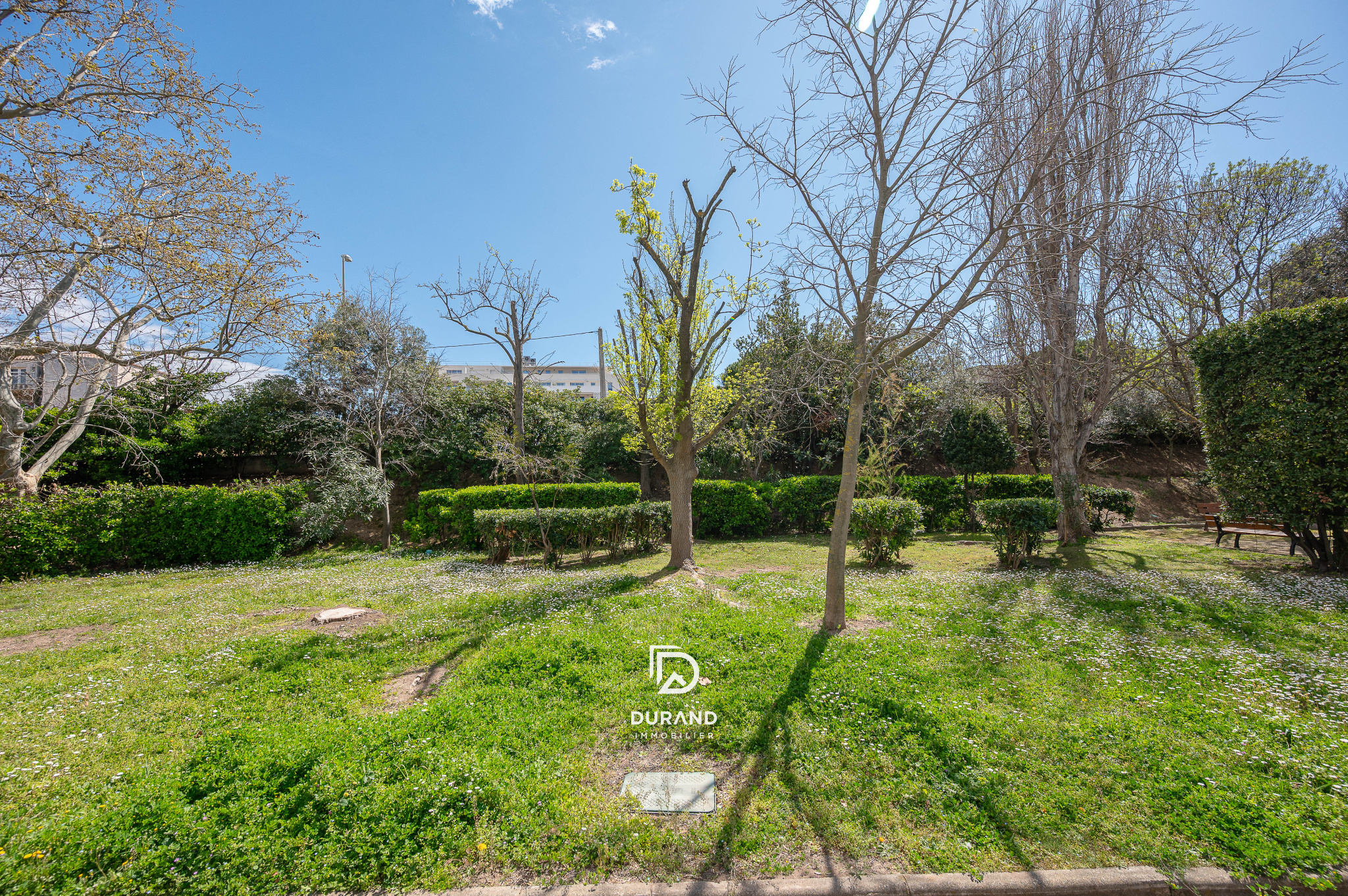 APPARTEMENT - TERRASSE - VIEILLE CHAPELLE - 13008 MARSEILLE