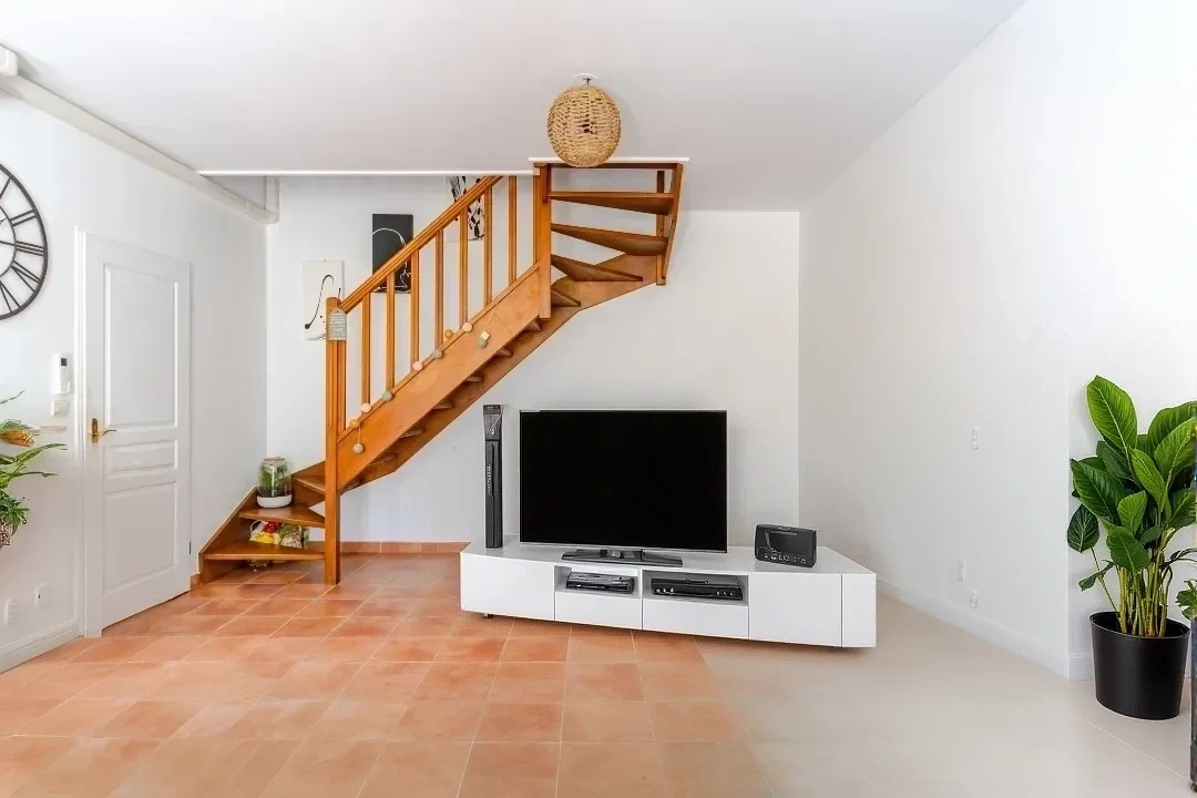 DUPLEX- T3 - JARDIN-TERRASSE - M5 LES DOCKS -JOLIETTE