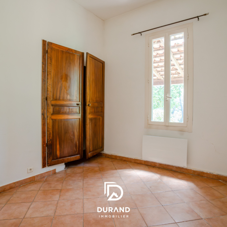 MAISON - GRAND TERRAIN - PINEDE - 13480 CABRIES