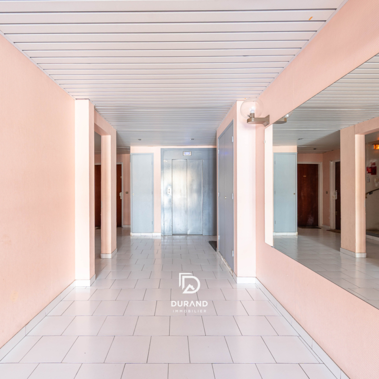 APPARTEMENT - TERRASSE - VIEILLE CHAPELLE - 13008 MARSEILLE