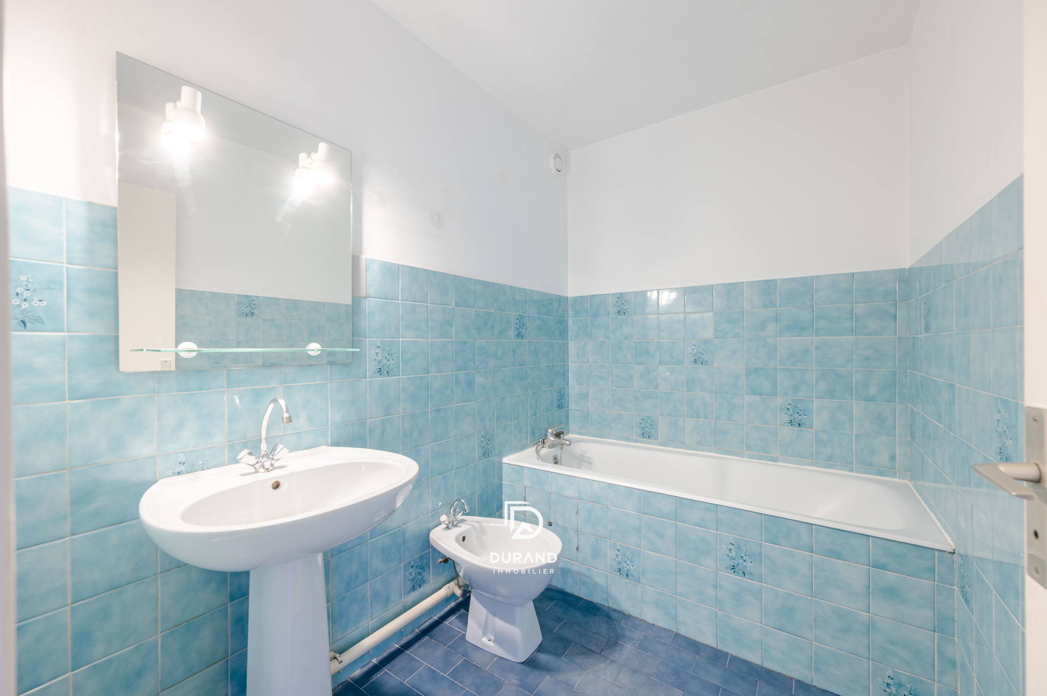 APPARTEMENT - BALCON - SAINT VICTOR - 13007 MARSEILLE