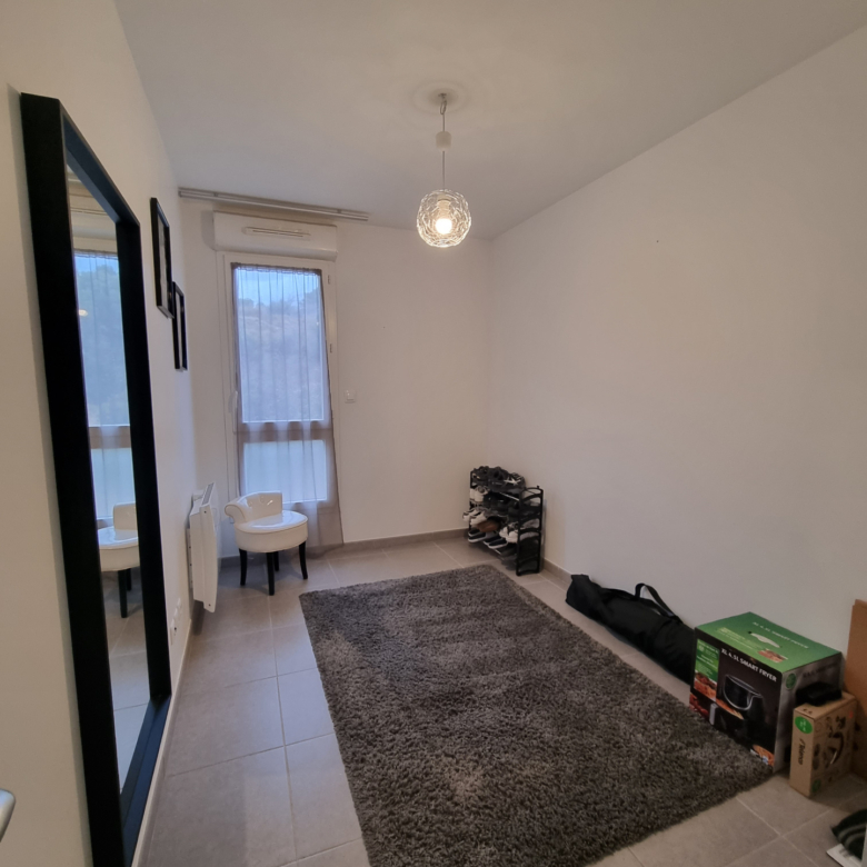 T3 MEUBLE avec terrasse