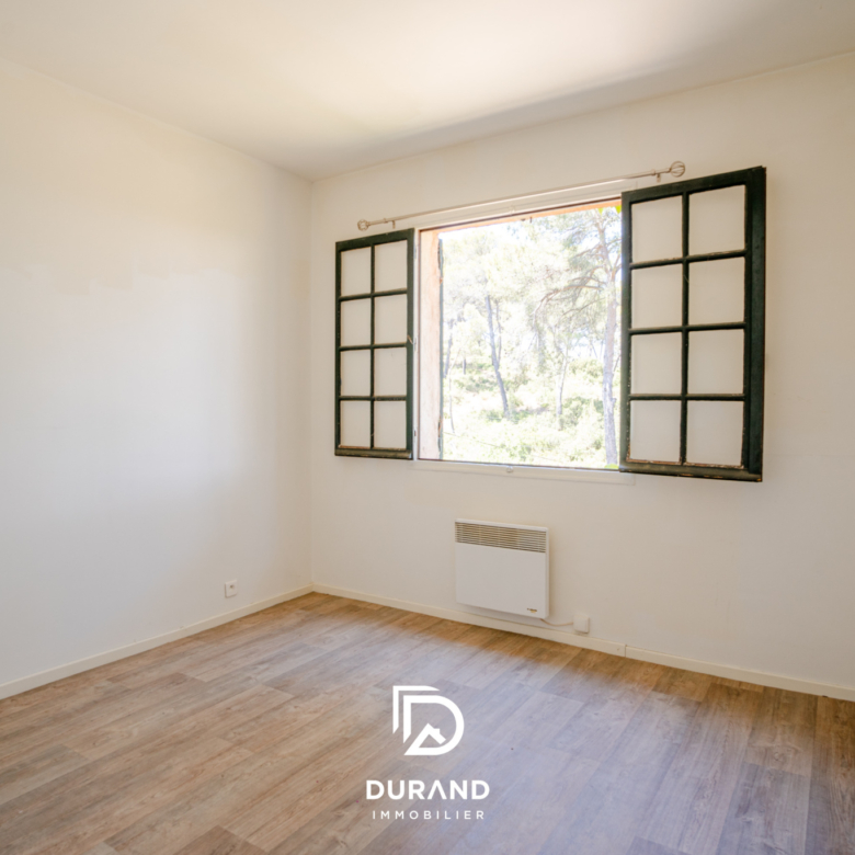MAISON - GRAND TERRAIN - PINEDE - 13480 CABRIES