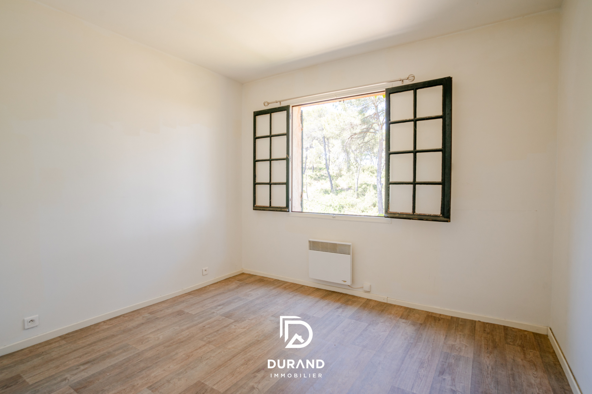 MAISON - GRAND TERRAIN - PINEDE - 13480 CABRIES