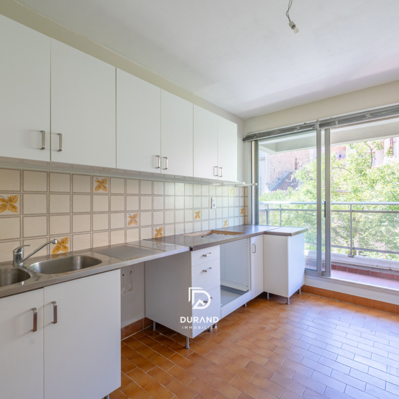 APPARTEMENT - BALCON - SAINT VICTOR - 13007 MARSEILLE