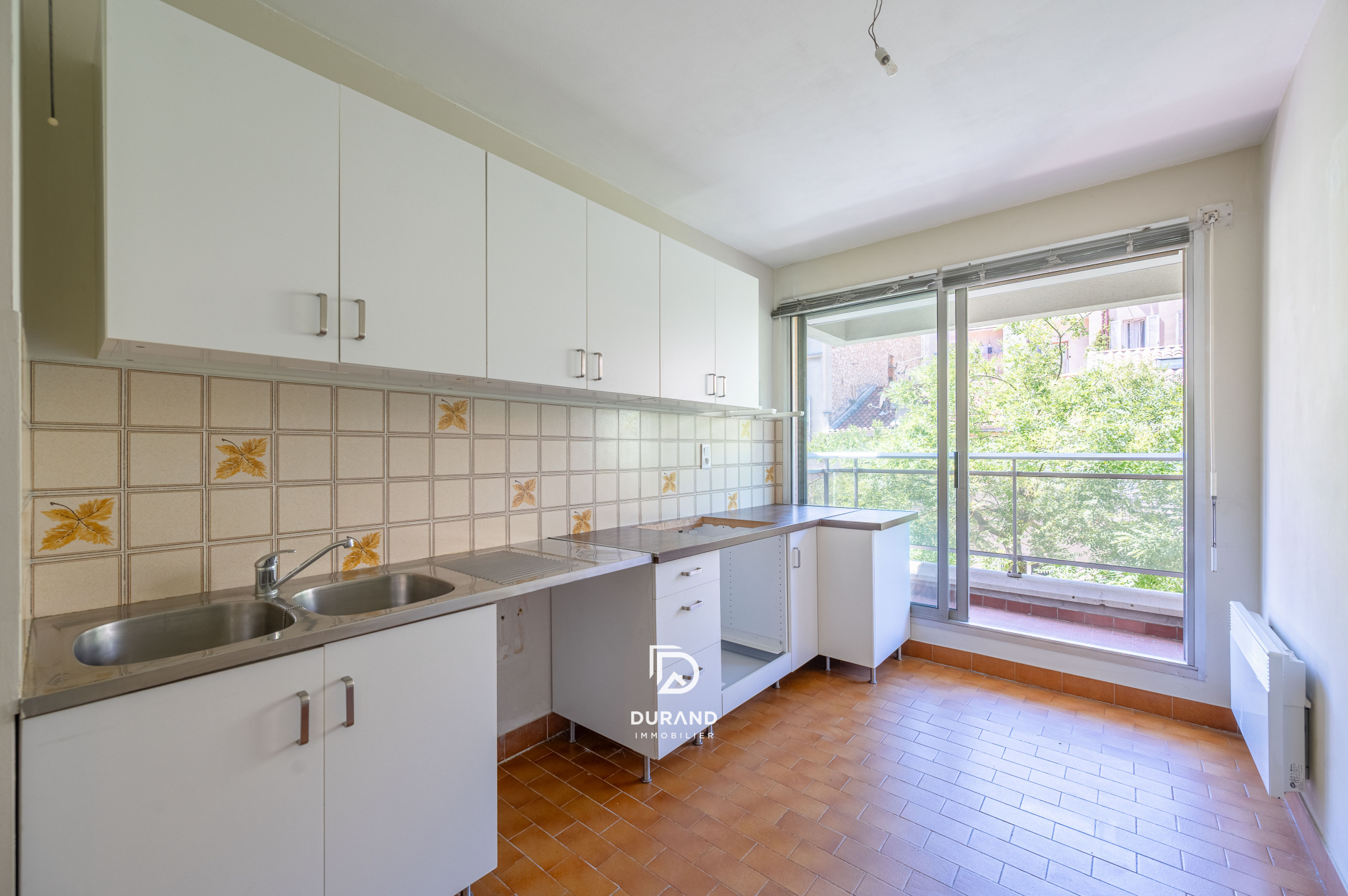 APPARTEMENT - BALCON - SAINT VICTOR - 13007 MARSEILLE