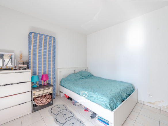 APPARTEMENT - 2 PIECES - TERRASSE - 13003 MARSEILLE