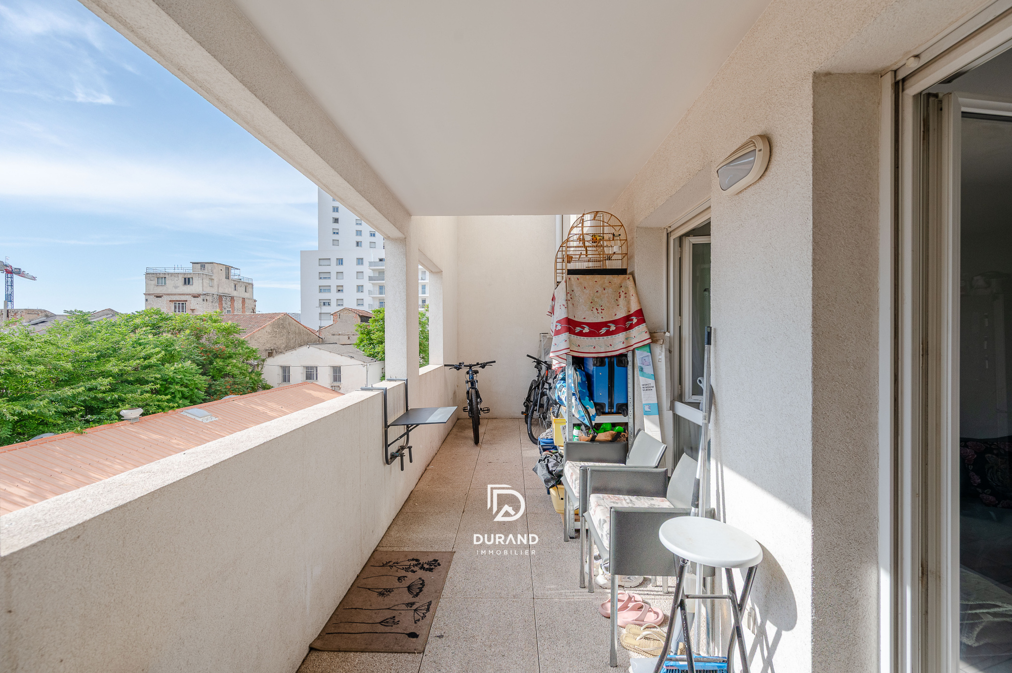 APPARTEMENT - 2 PIECES - TERRASSE - 13003 MARSEILLE