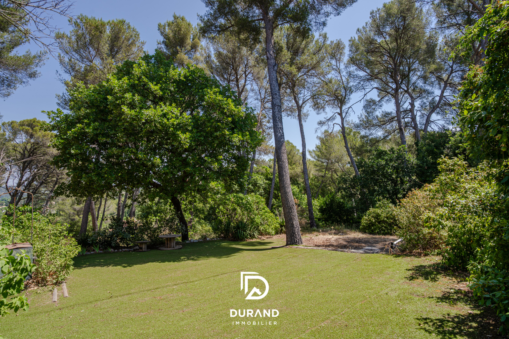 MAISON - GRAND TERRAIN - PINEDE - 13480 CABRIES