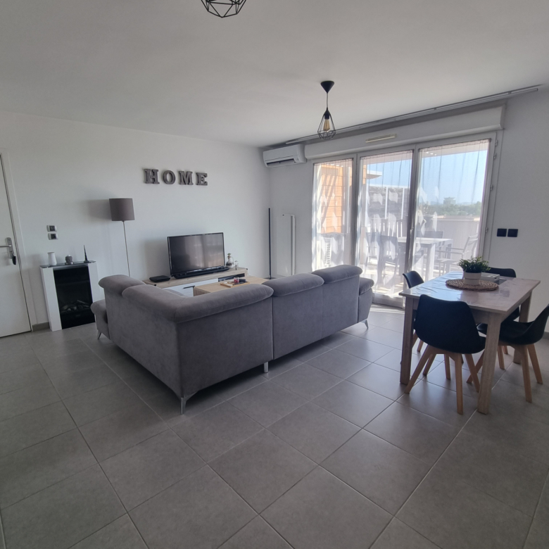 T3 MEUBLE avec terrasse