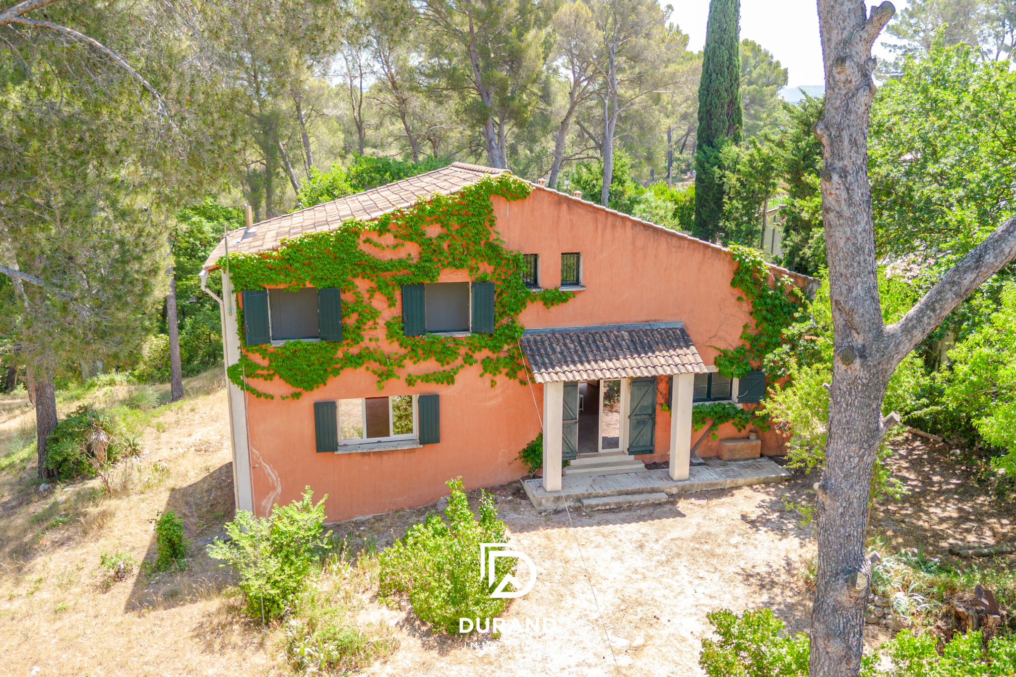MAISON - GRAND TERRAIN - PINEDE - 13480 CABRIES