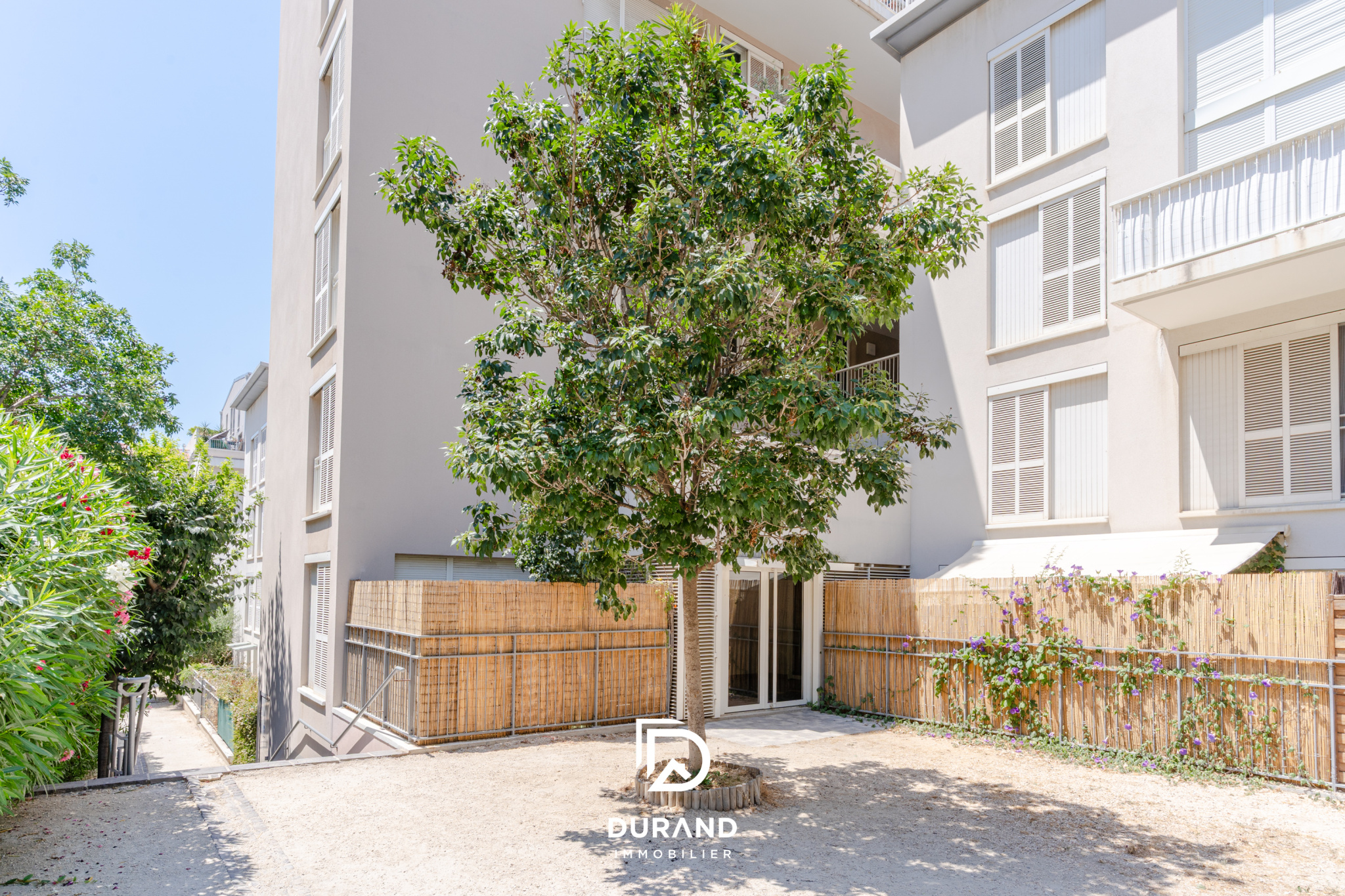DUPLEX- T3 - JARDIN-TERRASSE - M5 LES DOCKS -JOLIETTE