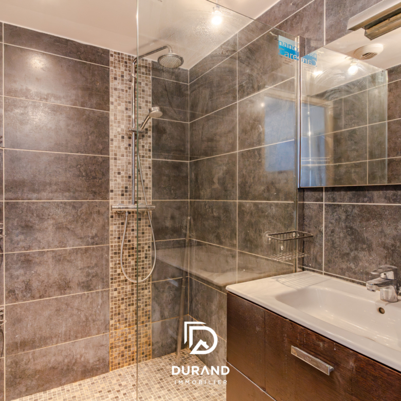 4 PIÈCES 79 M2 - APPARTEMENT - LE ROUET - 13008 - MARSEILLE