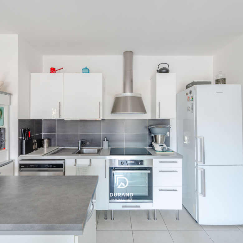 3 PIÈCES 63 M2 - APPARTEMENT - VIELLE-CHAPELLE - 13008 - MARSEILLE