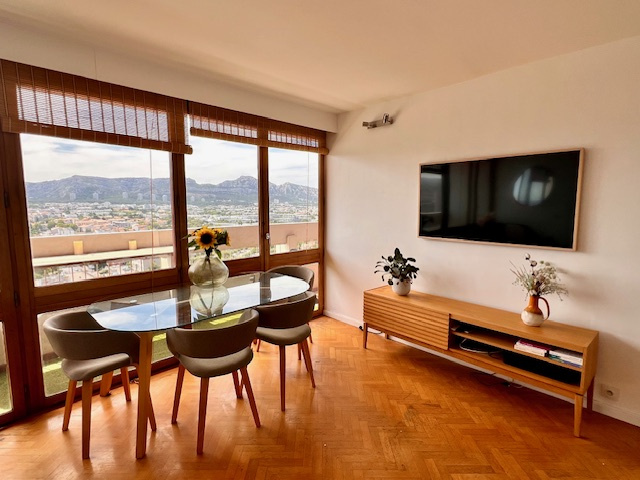SAINTE ANNE- Le BRASILIA 8éme - T3 meublé en duplex de 70 m2 avec deux balcons   Résidence sécurisée