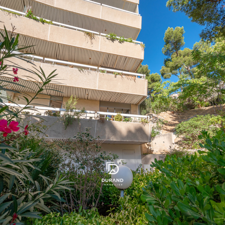 APPARTEMENT - TERRASSE - PERIER - CARRE D'OR - 13008 MARSEILLE