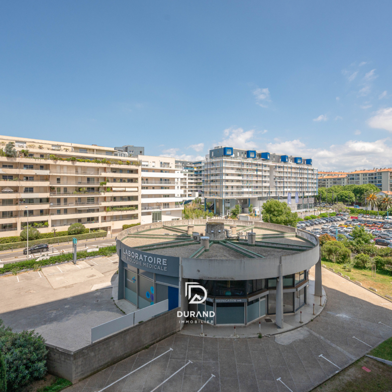 APPARTEMENT - DUPLEX - LE BRASILIA - 13008 MARSEILLE