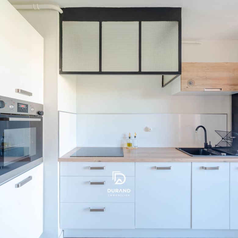APPARTEMENT - T3 - BALCON - SAINT TRONC - 13010 MARSEILLE