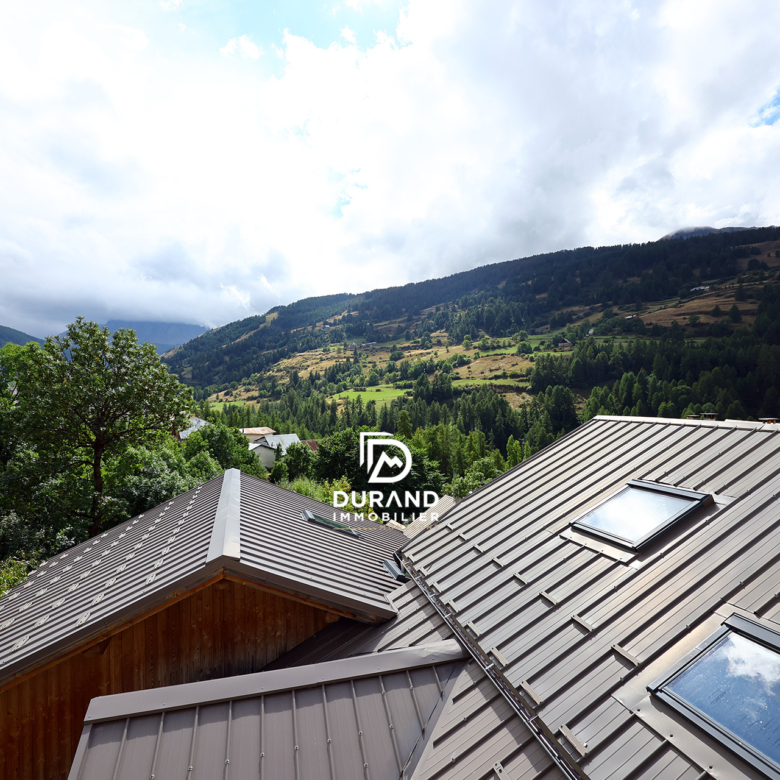 Superbe T6 en triplex dans une maison de village