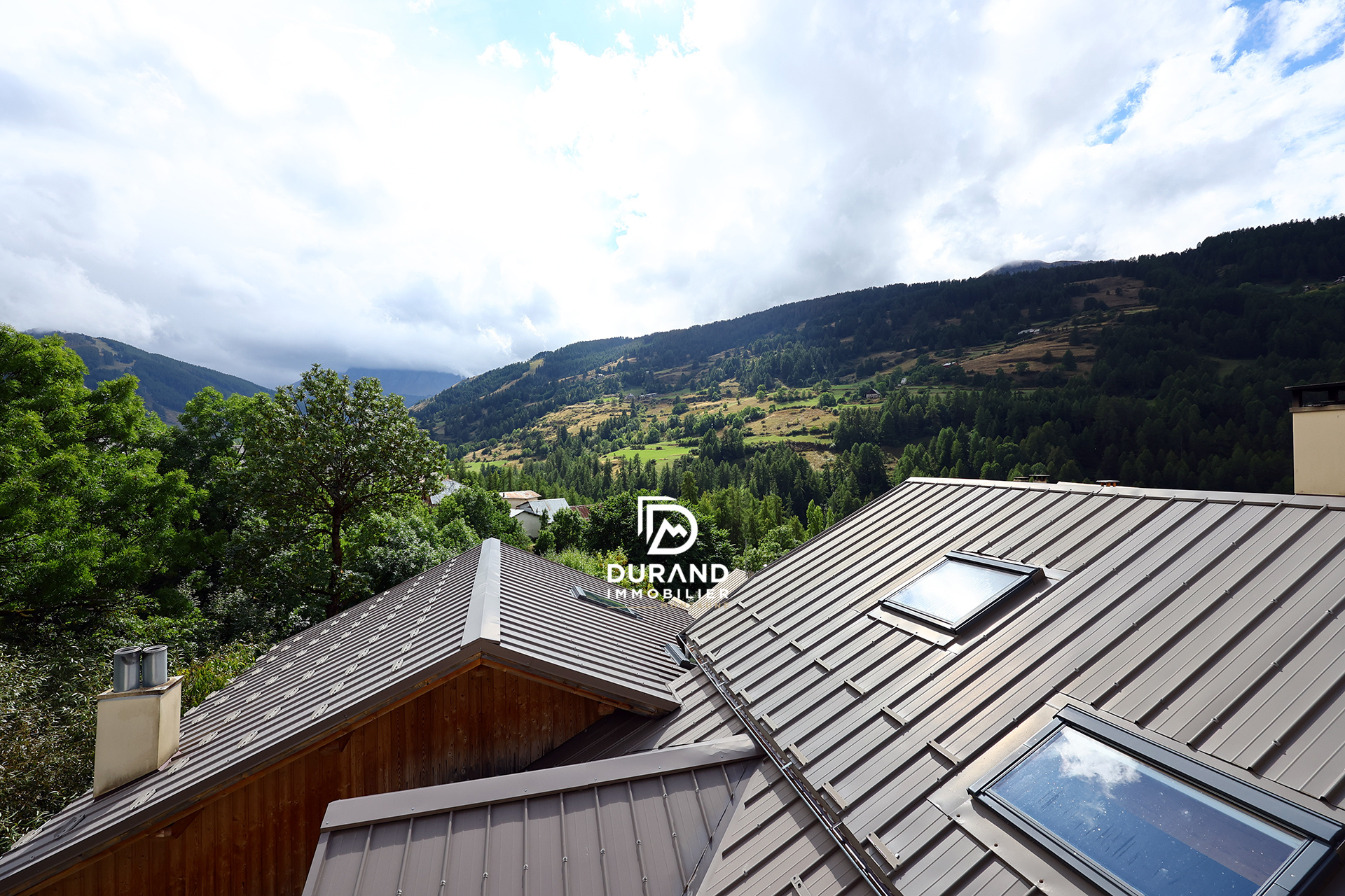 Superbe T6 en triplex dans une maison de village