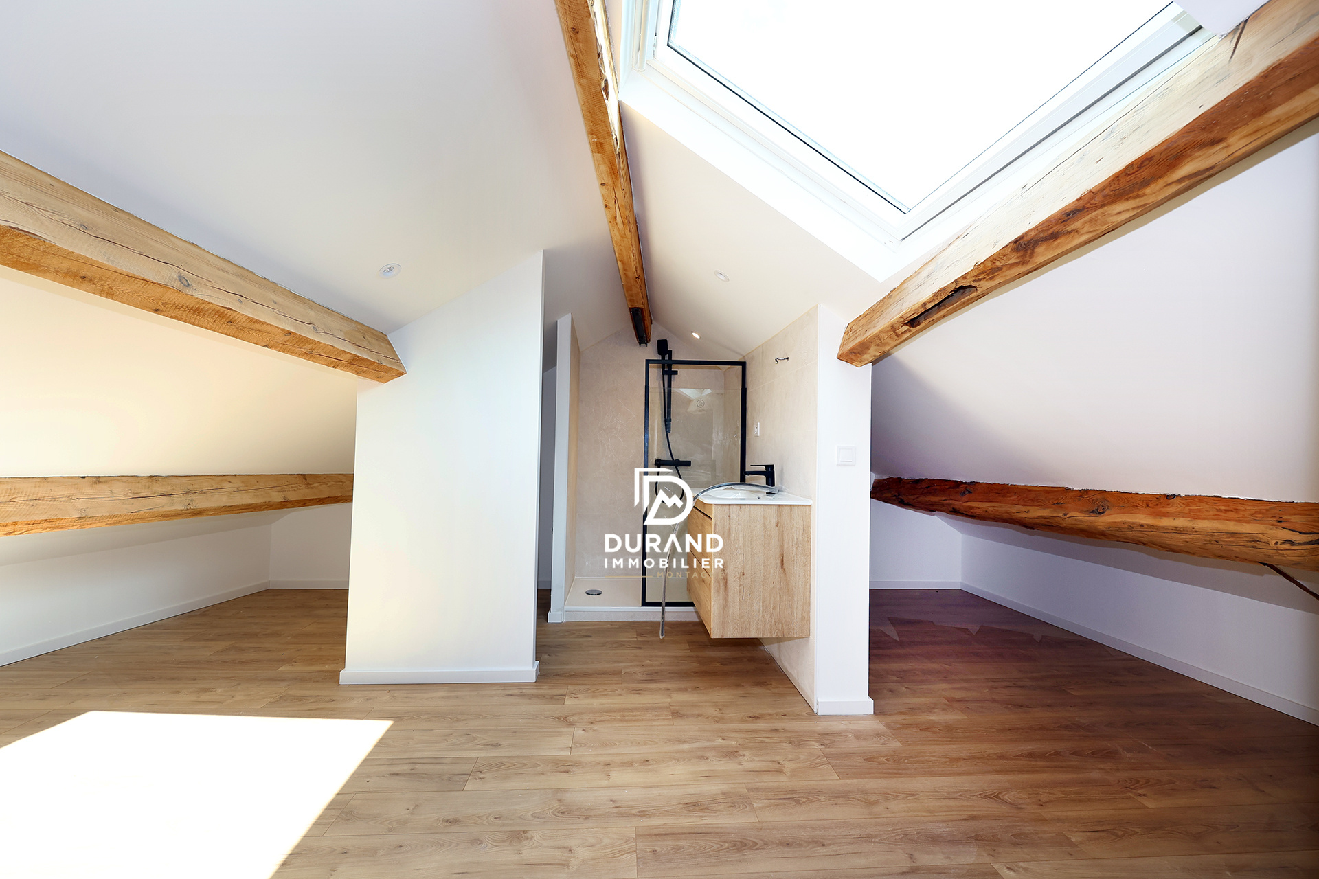 Superbe T6 en triplex dans une maison de village