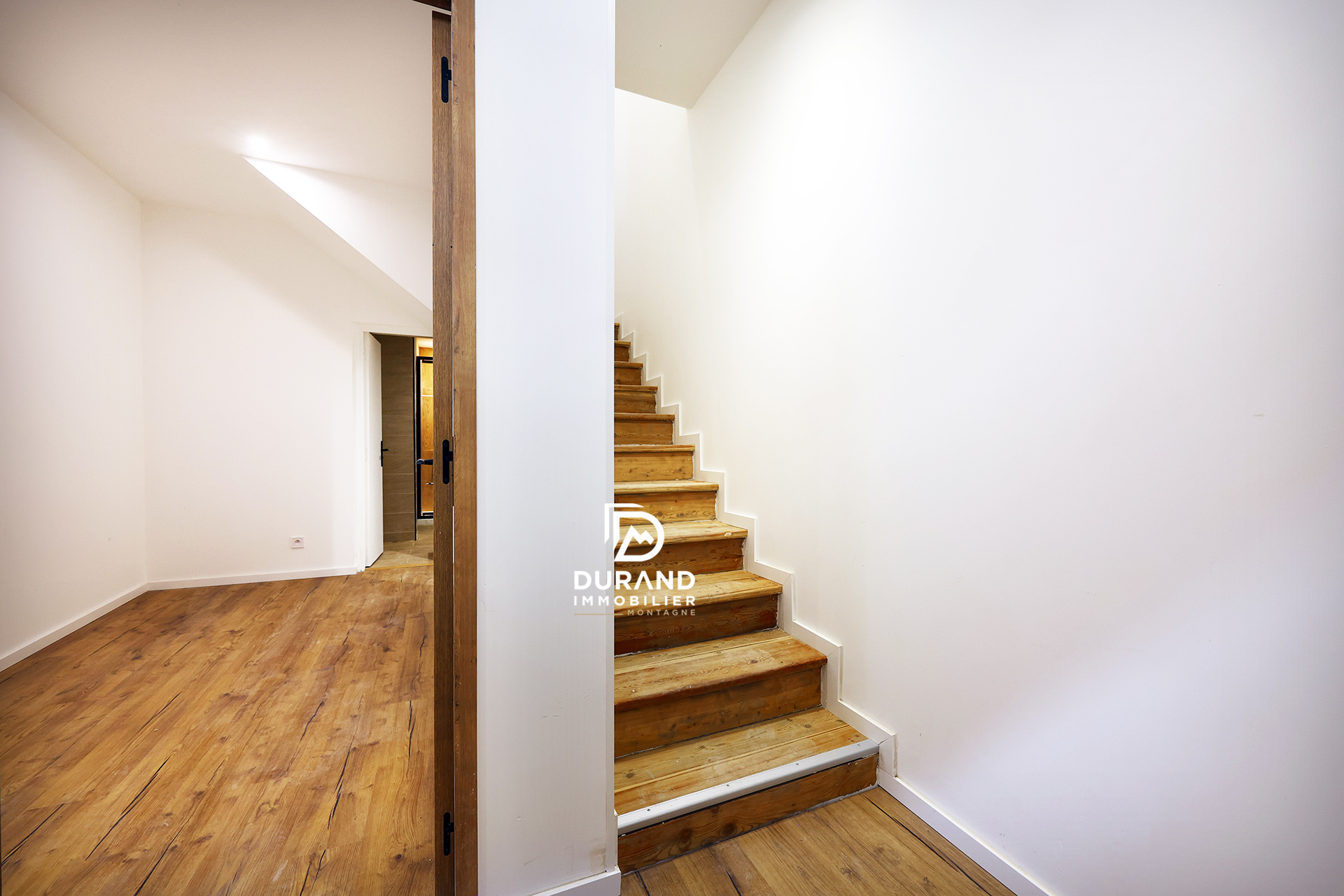 Superbe T6 en triplex dans une maison de village
