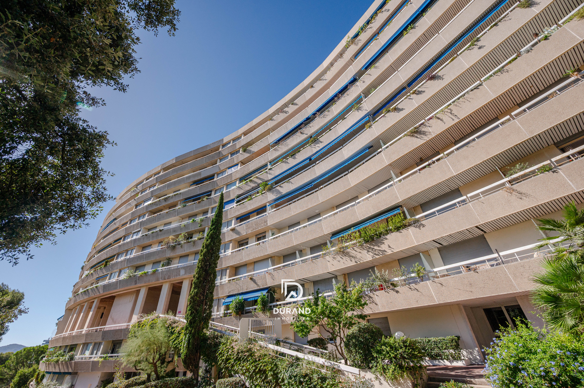 APPARTEMENT - TERRASSE - PERIER - CARRE D'OR - 13008 MARSEILLE