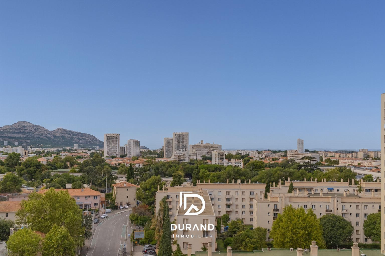 APPARTEMENT - VUE MER - 13010